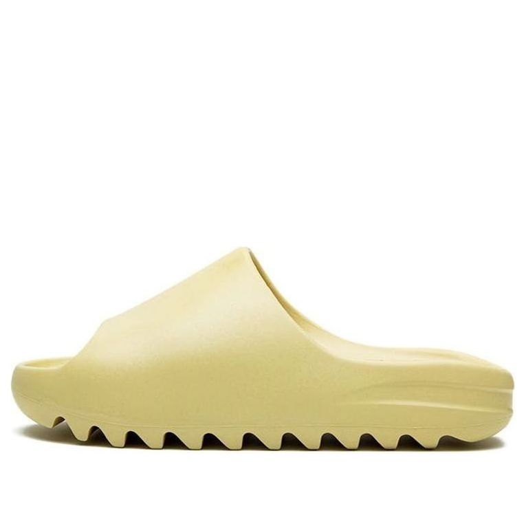 Adidas Yeezy Slide ‘Desert Sand’